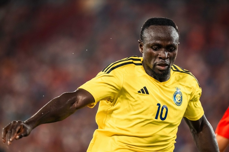 乐鱼网页版登录入口官网-博主：胜利边锋马内小腿肌肉二级撕裂，医生建议休息一周